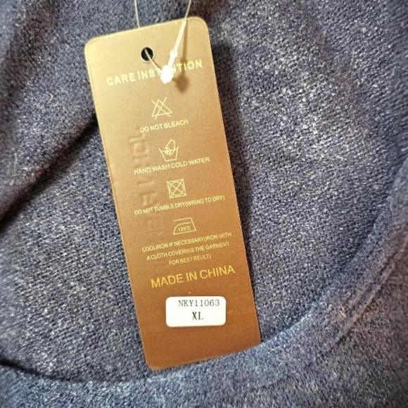 Blue emblished Top - Size XL - - Picture 5 of 7